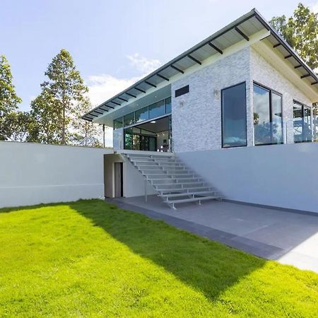 Stunning 3-Bed Villa In Chiang Mai Eksteriør bilde